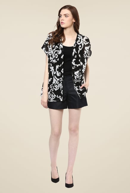 Avirate Black & White Printed Shrug Avirate Black & White Printed Shrug