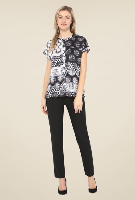 Avirate Black & White Printed Top Avirate Black & White Printed Top