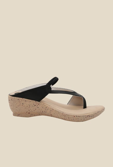 La Briza Black Toe Ring Sandals La Briza Black Toe Ring Sandals
