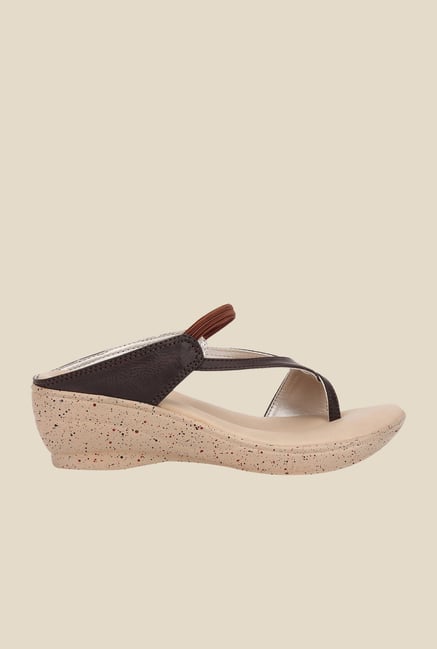La Briza Brown Toe Ring Sandals La Briza Brown Toe Ring Sandals