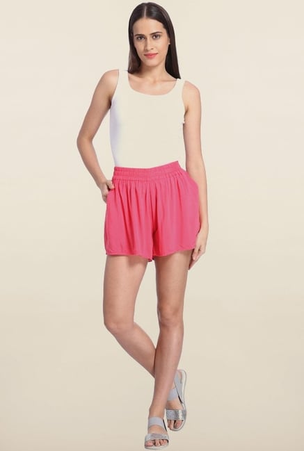 Vero Moda Pink Solid Shorts Vero Moda Pink Solid Shorts