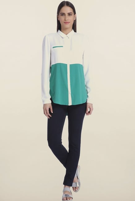 Vero Moda White & Teal Solid Casual Shirt Vero Moda White & Teal Solid Casual Shirt