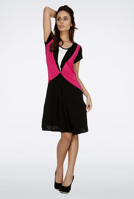 109 F Black Solid Dress 109 F Black Solid Dress