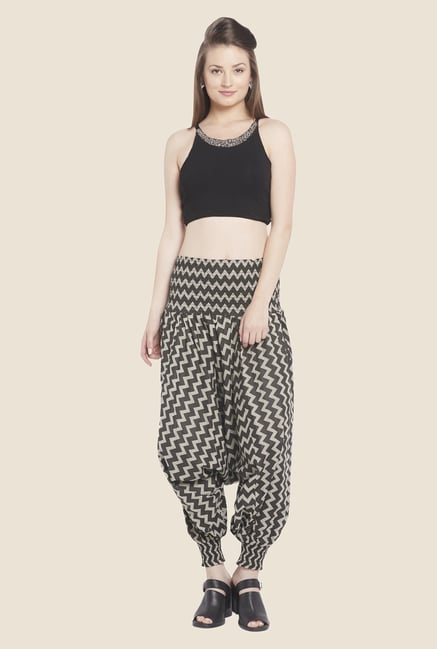 Globus Black Solid Crop Top Globus Black Solid Crop Top