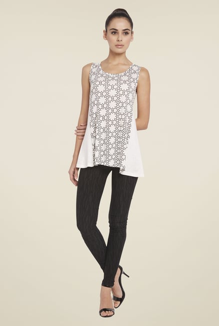 Globus White Round Neck Printed Top Globus White Round Neck Printed Top