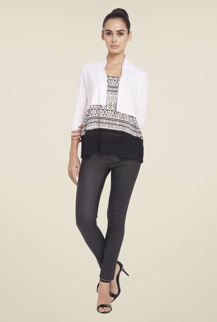Globus White Solid Shrug Globus White Solid Shrug
