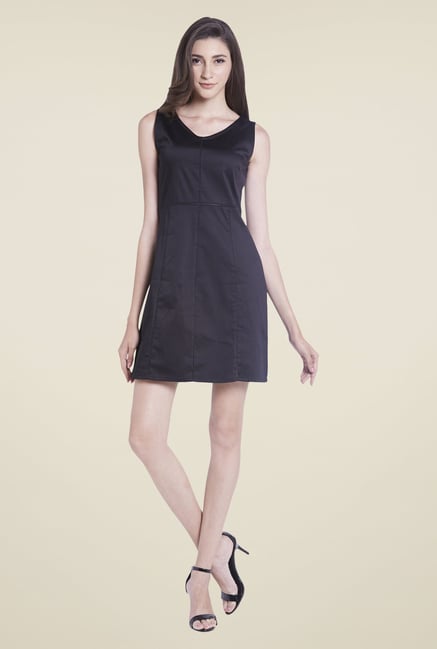 Globus Black Solid Shift Dress Globus Black Solid Shift Dress