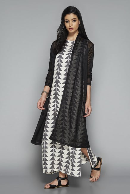 Bombay Paisley by Westside Black Solid Shrug Bombay Paisley by Westside Black Solid Shrug