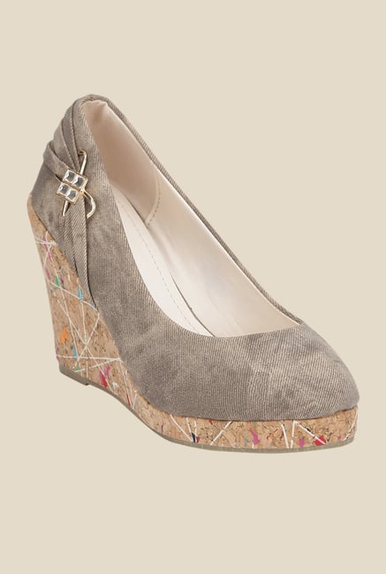 Yepme Brown Wedge Heeled Pumps Yepme Brown Wedge Heeled Pumps