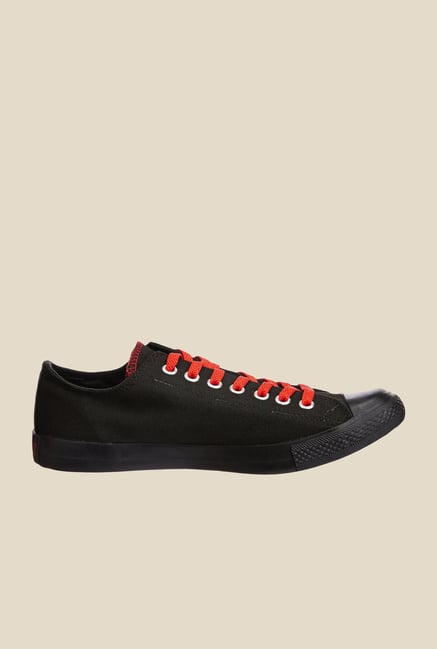 Converse Black & Red Sneakers Converse Black & Red Sneakers