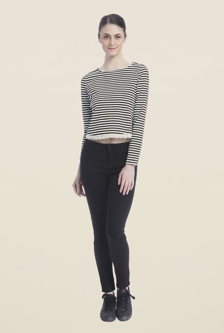 Vero Moda Black & White Striped Top Vero Moda Black & White Striped Top