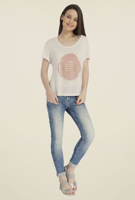 Only White Printed T-shirt Only White Printed T-shirt