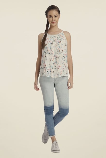 Only White Floral Top Only White Floral Top