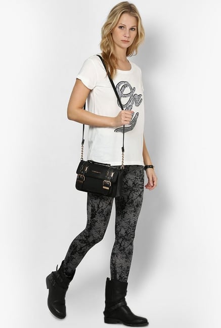 Only White Printed Top Only White Printed Top
