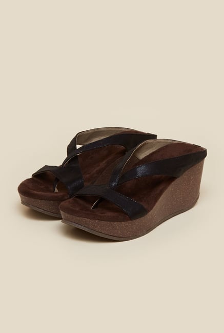 Inc.5 Black Cross Strap Wedges Inc.5 Black Cross Strap Wedges