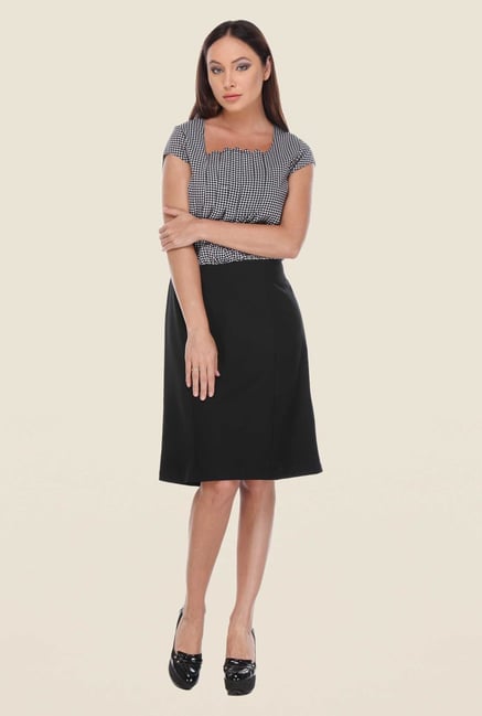 Kaaryah Black & White Printed Dress Kaaryah Black & White Printed Dress