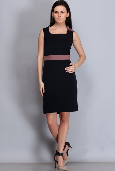 Kaaryah Black & Pink Solid Dress Kaaryah Black & Pink Solid Dress
