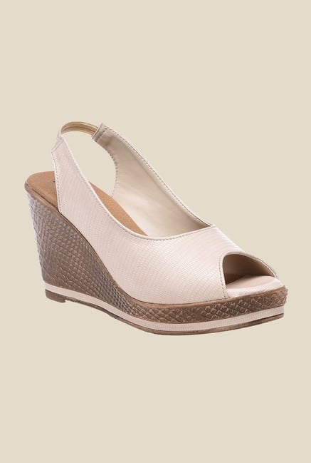 Bruno Manetti Beige Sling Back Wedges Bruno Manetti Beige Sling Back Wedges