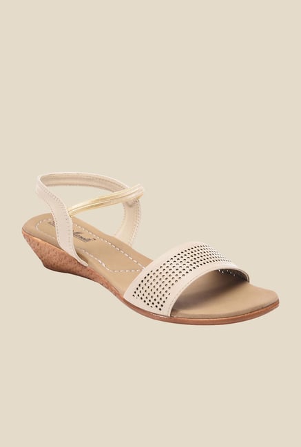 Bruno Manetti Beige Sling Back Wedges Bruno Manetti Beige Sling Back Wedges