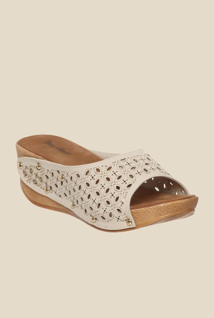 Bruno Manetti Beige Wedge Heeled Sandals Bruno Manetti Beige Wedge Heeled Sandals