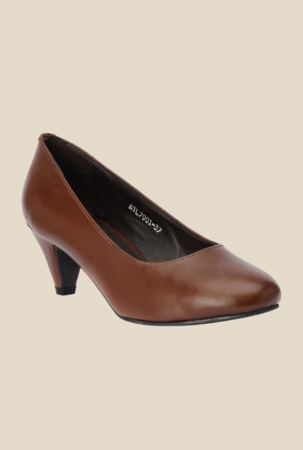 Bruno Manetti Brown Kitten Heeled Pumps Bruno Manetti Brown Kitten Heeled Pumps