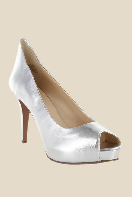 Nine West Silver Peeptoe Shoes Nine West Silver Peeptoe Shoes