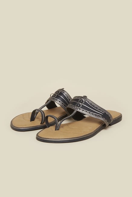 Metro Black Toe Ring Flat Sandals Metro Black Toe Ring Flat Sandals