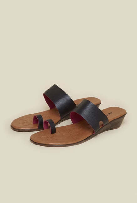 Metro Black Toe Ring Wedge Sandals Metro Black Toe Ring Wedge Sandals