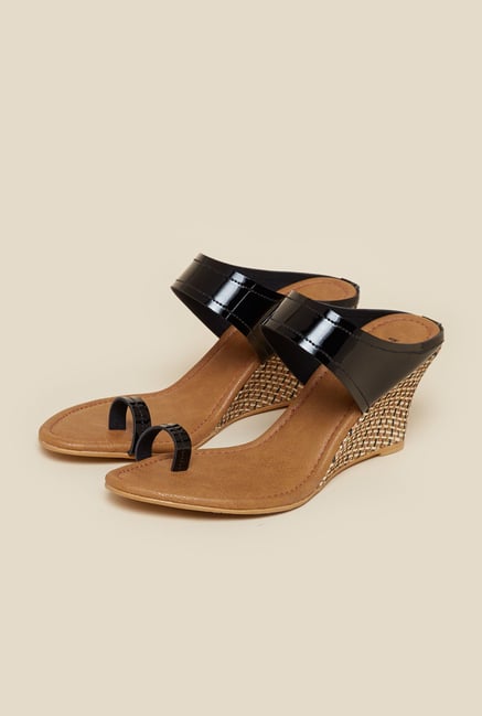 Metro Black Toe Ring Wedges Metro Black Toe Ring Wedges