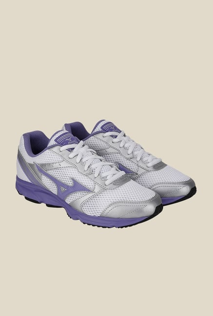 Mizuno Maximizer 18 White & Silver Running Shoes Mizuno Maximizer 18 White & Silver Running Shoes
