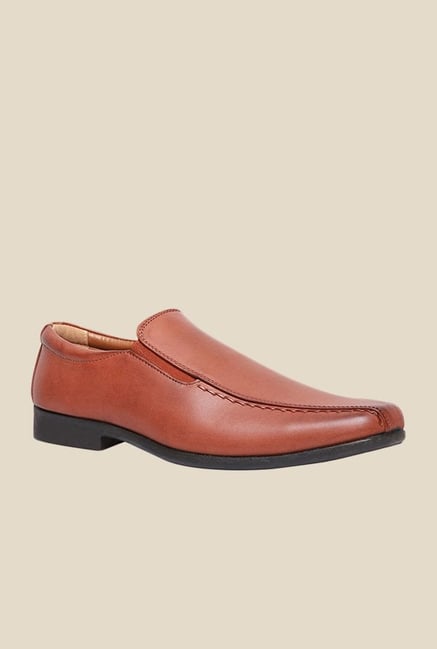 Bata Qisak Brown Slip-Ons Bata Qisak Brown Slip-Ons