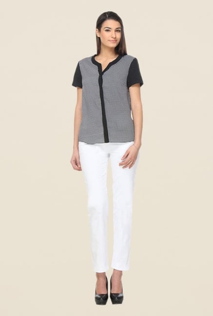 Kaaryah Black with White Herringbone Top Kaaryah Black with White Herringbone Top