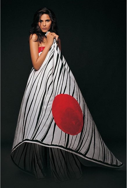 Satya Paul White & Black Crepe Saree Satya Paul White & Black Crepe Saree
