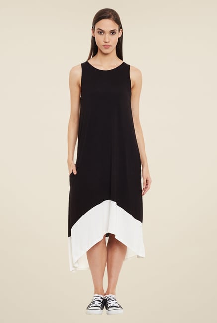 Femella Black Solid Dress Femella Black Solid Dress