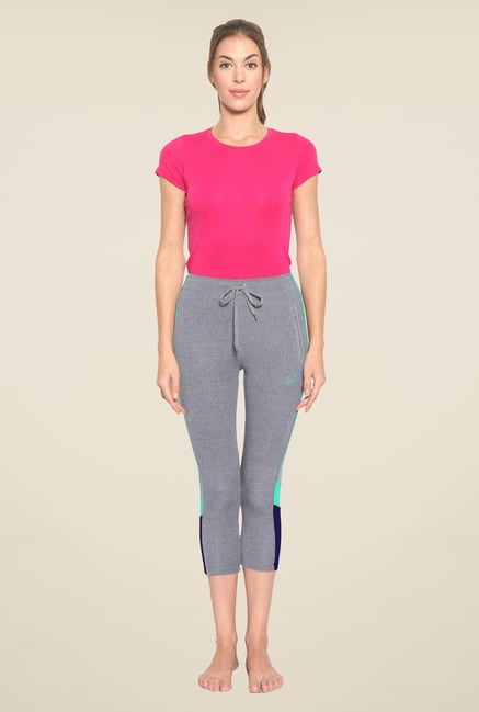 Sweet Dreams Grey Solid Twill Comfort Fit Capris Sweet Dreams Grey Solid Twill Comfort Fit Capris