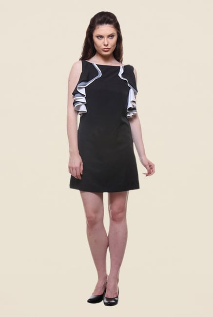 Kaaryah Black Solid Boat Neck Relaxed Fit Dress Kaaryah Black Solid Boat Neck Relaxed Fit Dress