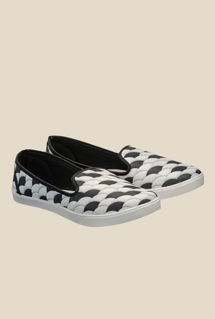 Juan David White & Black Plimsolls Juan David White & Black Plimsolls