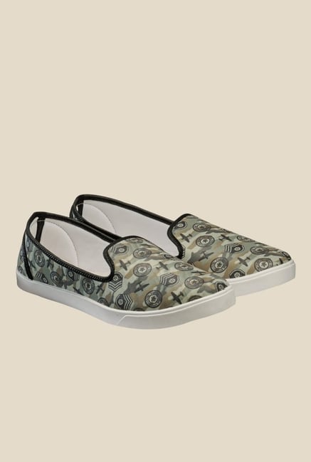 Juan David Olive & Black Plimsolls Juan David Olive & Black Plimsolls