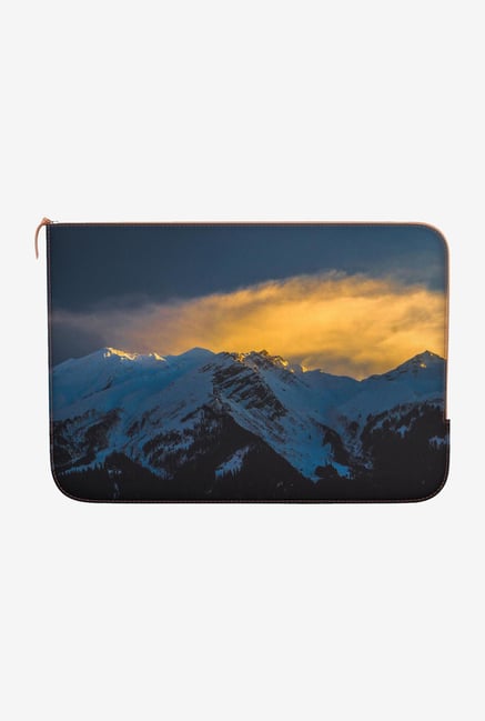 DailyObjects Snowy Peaks Macbook Pro 15" Zippered Sleeve DailyObjects Snowy Peaks Macbook Pro 15" Zippered Sleeve
