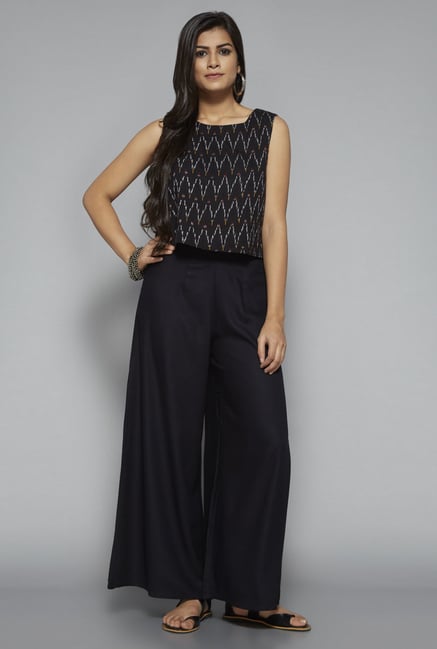 Bombay Paisley by Westside Black Crop Top Bombay Paisley by Westside Black Crop Top