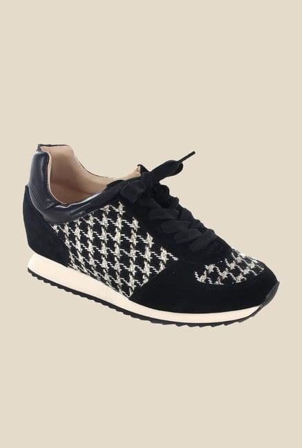 Nine West Black & White Sneakers Nine West Black & White Sneakers