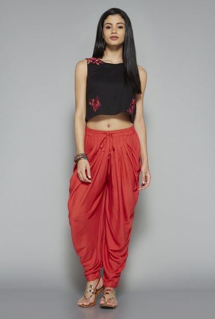 Bombay Paisley by Westside Black Sleeveless Crop Top Bombay Paisley by Westside Black Sleeveless Crop Top