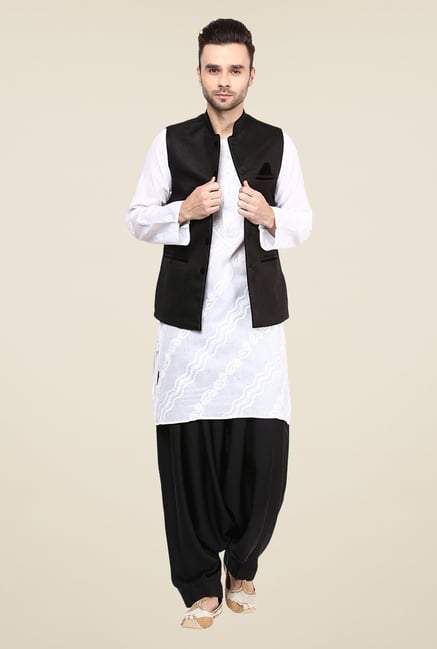 Yepme Black Ewan Solid Nehru Jacket Yepme Black Ewan Solid Nehru Jacket