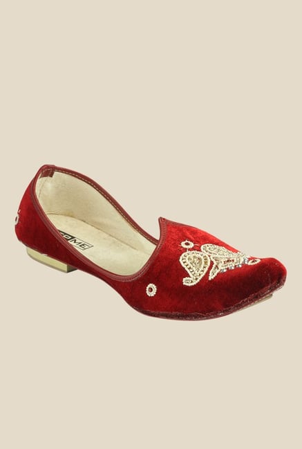 Yepme Maroon Jutti Shoes Yepme Maroon Jutti Shoes