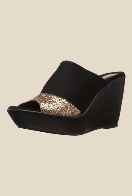 Catwalk Black & Golden Wedge Heeled Sandals Catwalk Black & Golden Wedge Heeled Sandals