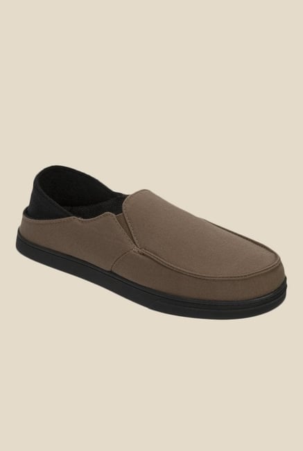 Dearfoams Brown & Black Plimsolls Dearfoams Brown & Black Plimsolls