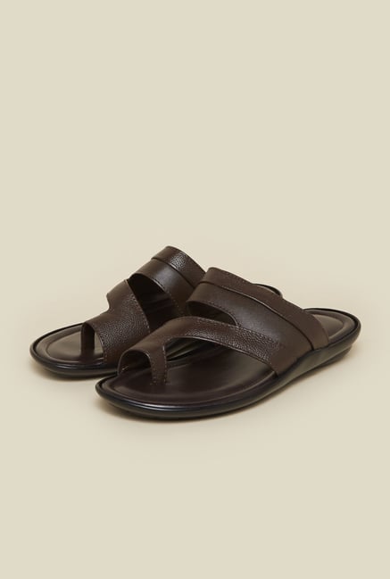 Metro Brown Toe Ring Sandals Metro Brown Toe Ring Sandals