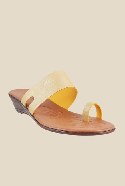 Metro Yellow Toe Ring Wedges Metro Yellow Toe Ring Wedges