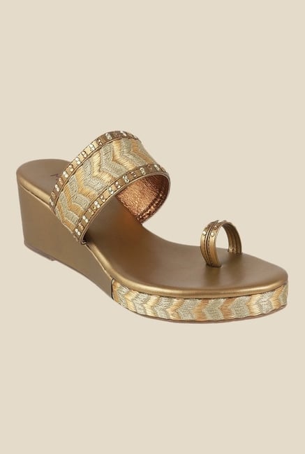 Metro Antique Gold Toe Ring Wedges Metro Antique Gold Toe Ring Wedges