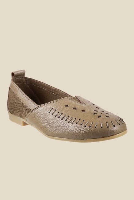 Metro Chikoo Casual Shoes Metro Chikoo Casual Shoes